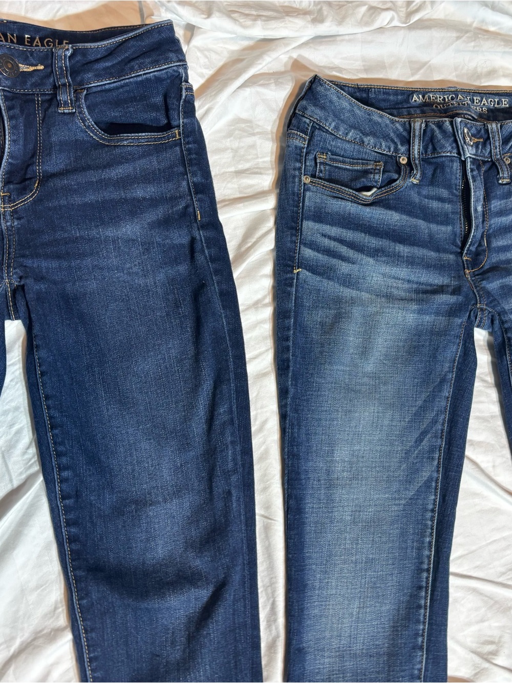 🔥American Eagle Outfitters Women’s Dark and Light Blue Skinny Jeans Duo🔥
